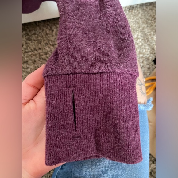 So plum zip up hoodie. Size XXL - Picture 3 of 6